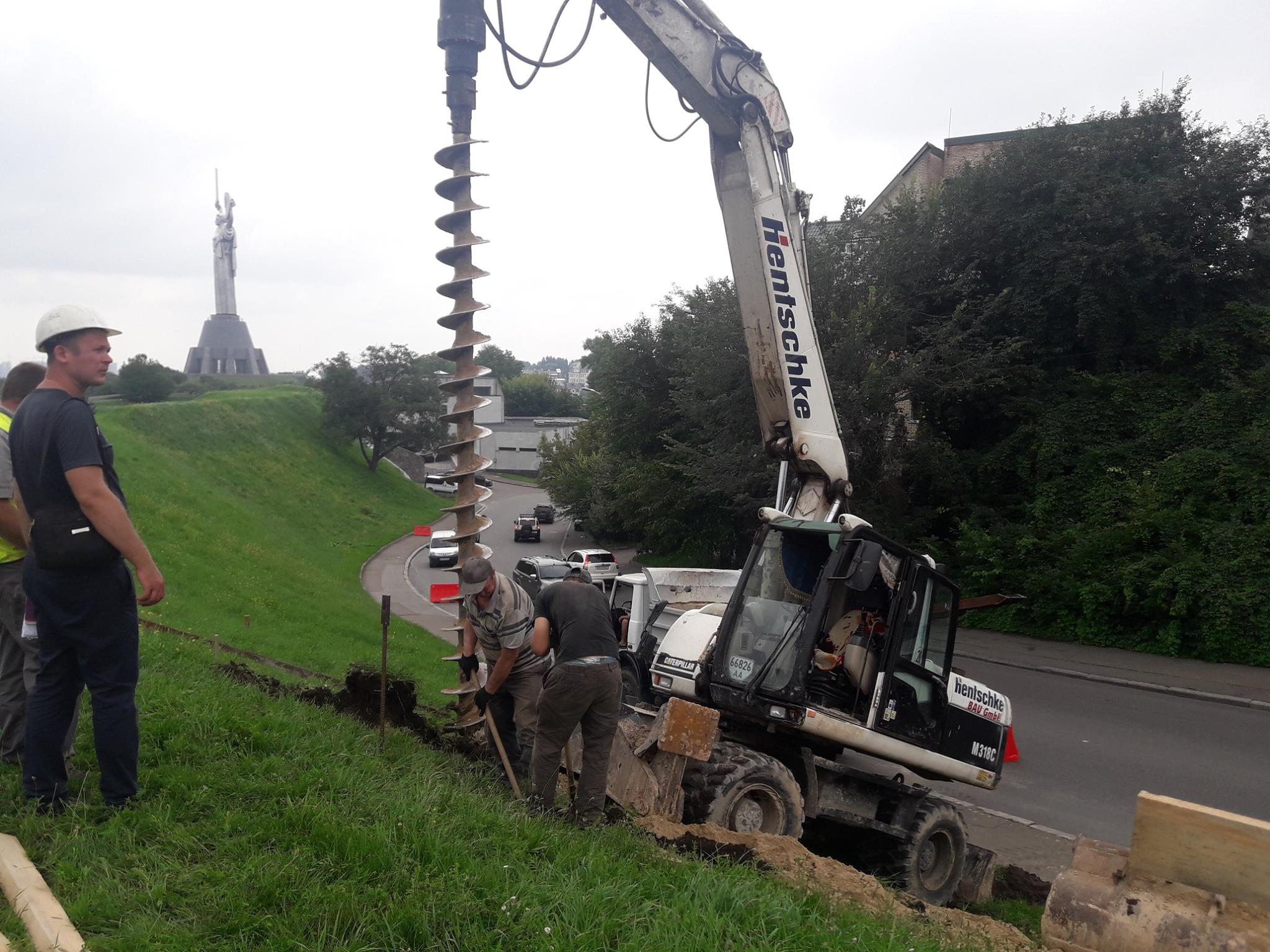Влаштування паль на складному рельєфі