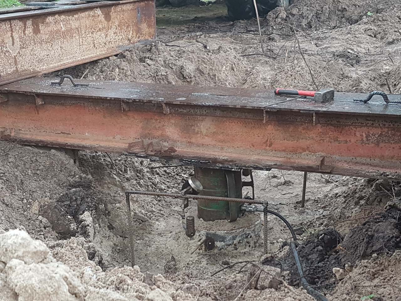 Гідравлічний домкрат для випробування паль Київ