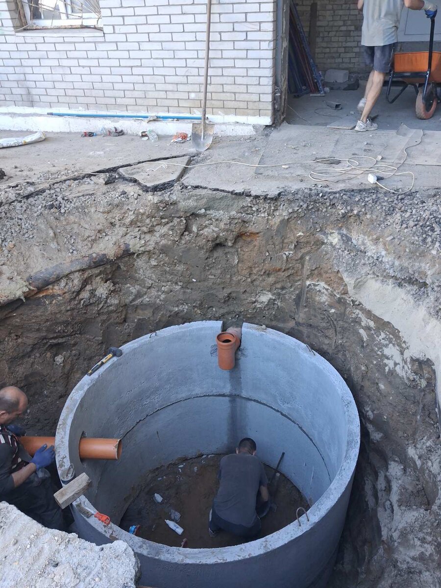 Прокладання водопровідних труб ПЕ діаметром до 1600 мм