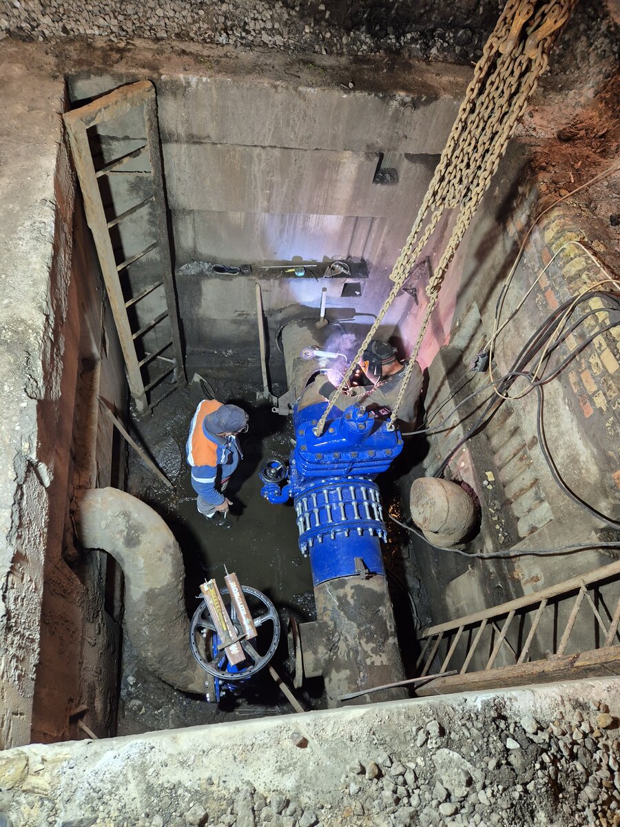 Прокладання водопровідних труб ПЕ діаметром до 1600 мм