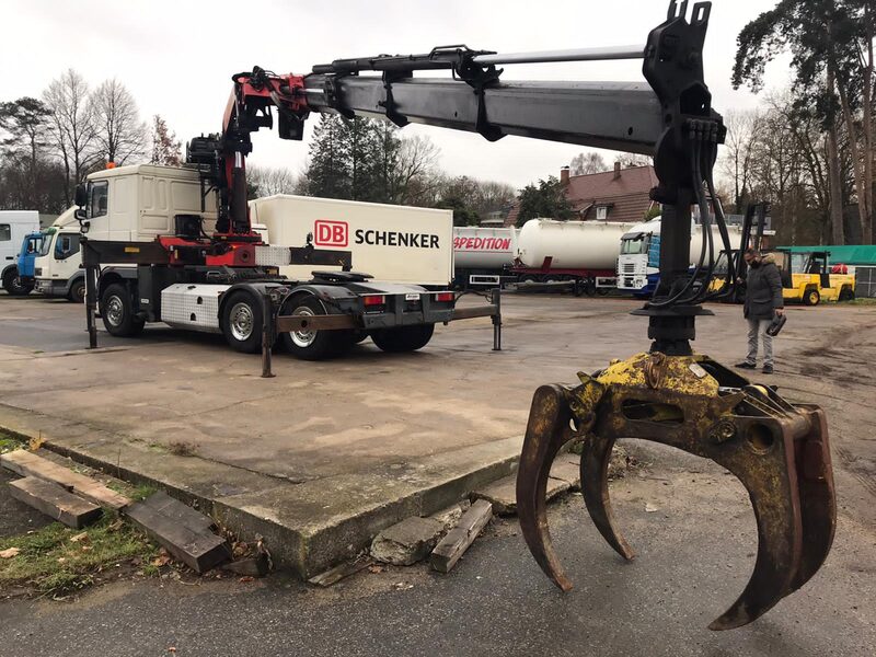 Тягач з краном маніпулятором — будівельні послуги під ключ