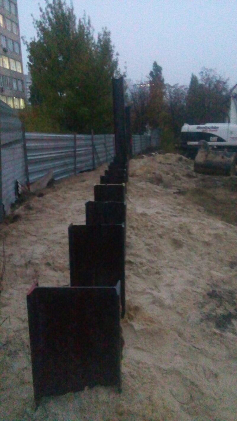 Тимчасові укріплення стінок траншей — інженерні мережі