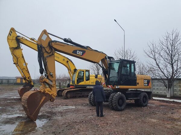 Екскаватори CATERPILLAR 318C 318D — пальові роботи